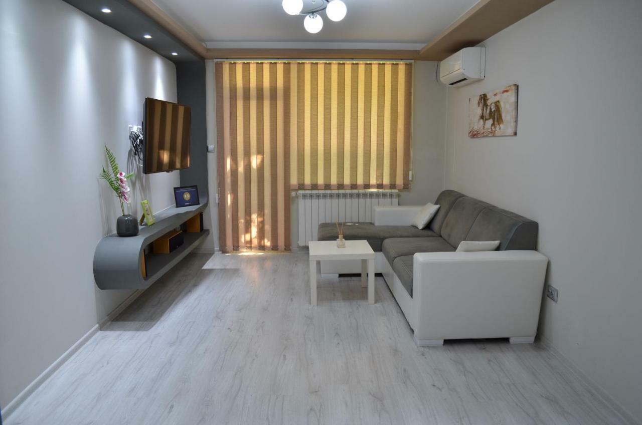 Luxury Apartment Near Varna, Located In Targovishte Exterior photo